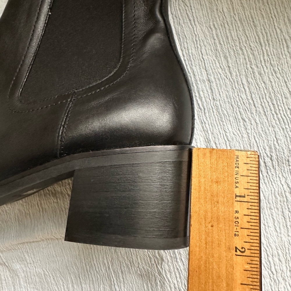Aquatalia pull up round toe black ankle booties -Never Worn! - Picture 4 of 8